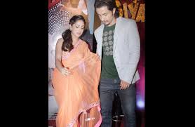 Ajay devgan actress yami gautam husband action jackson movie cast partner. Yami Gautam Ali Zafar Create Total Siyappa On Screen