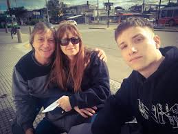 Se casó por primera vez en 1957. Roby Solo En Familia Jubto A Su Esposa E Hijo Armando Manzanero Hijos Esposa