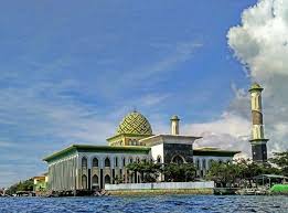 Abd aziz adalah ketua persatuan wartawan indonesia (pwi) pamekasan juga pewarta perum lkbn antara untuk wilayah madura. Masjid Raya Al Munawwar Ternate North Maluku Indonesia North Maluku Ternate Masjid