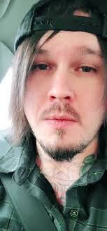 Travis Ragsdale's Instagram, Twitter & Facebook