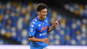 C'è obbiettivo principale nel calciomercato del napoli: Mercato Napoli Cds Il Benfica Su Elmas La Posizione Del Club Azzurro Toma Basic Nel Mirino Partenopeo Gonfia La Rete