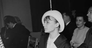 Évében elhunyt törőcsik mari, a nemzet színésze. Folyamatosan Csalta Egymast Torocsik Mari Es Bodrogi Gyula