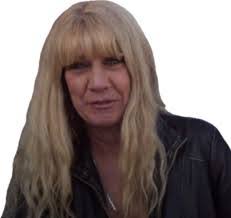 Julie Alger's Instagram, Twitter & Facebook