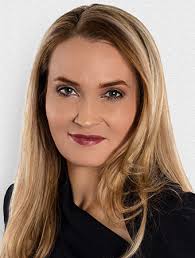 Regina Hunter's Instagram, Twitter & Facebook