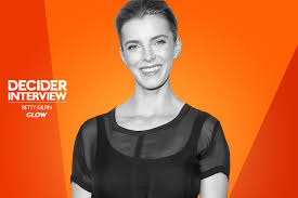 She is an actress, known for the hunt (2020), isn't it romantic (2019) and glow (2017). Glow Betty Gilpin Interview