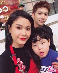 Giữa thông tin ly hôn với Trương Quỳnh Anh, Tim lập tức treo status lạ