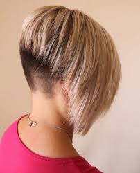 Donc, pour vous aider dans cette mission, nous avons compilé une liste des carré plongeant avec la nuque rasée les plus chics pour les femmes. Idee Coiffure Carre Plongeant Nuque Rasee Le Style Dans Le Cou Madame Tn Magazine Feminin Numero 1 Mode Beaute Shopping Lifestyle