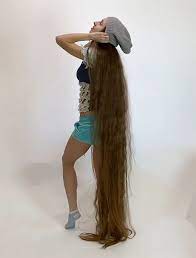Video Hiding Her Floor Length Hair Under Her Cap Hair Lengths Floor Length Hair Long Hair Styles