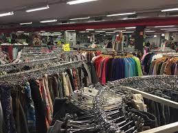 Kleidermarkt garage is one of the biggest vintage stores in the city, with several shops in hamburg and 3 addresses in berlin. Second Hand Shopping Garage In Berlin Made Of Stil