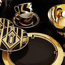 Black And Gold Dinner Plates A Glamorous Life Elegant Living Room Ideas Black Gold Jewelry Elegant Living Decorating With Pictures