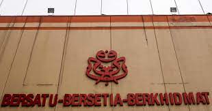 Sholat wajib yaitu sholat yang lima waktu sehari semalam dan tidak boleh ditinggalkan sebagai bukti keislaman. Umno Bahagian Tanah Merah Digantung