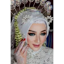 Foto pernikahan adat jawa hijab dg gaun bridal pengantin muslimah elisa+iqbal di gedung pernikahan iphi temanggung jawa tengah by poetra foto fotografer pernikahan temanggung Pin Di Brides