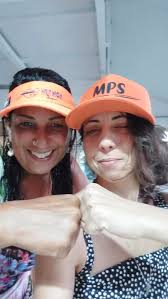 Aqui não existe rivalidade de clube de canoa , aqui somos livres , lindas e  leves 🤩🥰😎💪🏽🛶🇧🇷Gratidão @rafassantosbz pela viseira e hoje achei o  bonezim que fui tão feliz e passei pra nossa @gabyyyyy ...