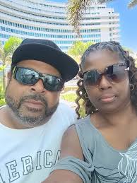 Hi all! I just wanted to introduce myself and share a photo I took of me  and the hubby both PS4L 🖤💛