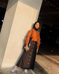 Maybe you would like to learn more about one of these? 10 Tips Ootd Hijab Simpel Untuk Style Kasual Ke Kampus Womantalk