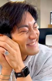 頭髮隨意散落額前的模樣總是顯得特別乖巧的大狗狗馬始🥰武告古錐💙