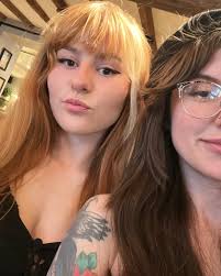 𝔖𝔠𝔞𝔯𝔩𝔢𝔱𝔱 𝔴𝔞𝔯𝔡