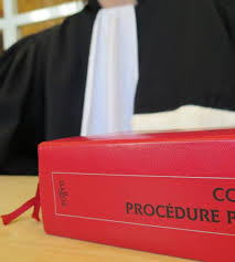 Ils demandent à la belle de se baisser et lui mettent une levrette l'un après l'autre. Le Grand Pere Agresse Sexuellement Sa Petite Fille