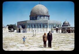 صورة نادرة ملونة ا خذت بعد النكبة وقبل طلي القبة بالذهب الذي حدث سنة 1953 Dome Of The Rock Jerusalem The Rock