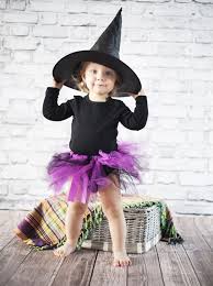 Créez un chapeau de sorcière en feutre ! Costume D Halloween Le Chapeau De Sorciere Momes Net