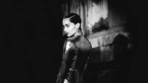 Zoe kravitz has reportedly been cast to play catwoman opposite robert pattinson's caped crusader in the eagerly awaited batman film. Zoe Kravitz Is Still Catwoman Even In Quarantine Vanity Fair