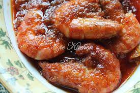 Masukkan udang dengan telurnya sekali satu persatu dan goreng hingga berwarna kecoklatan. Udang Masak Merah Sedap Azie Kitchen