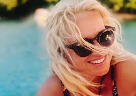 Ποια η απίστευτη γκάφα της μαρίας μπεκατώρου on air; Maria Mpekatwroy Diakopes Sto Nhsi Ths Thn Kefalonia Pics