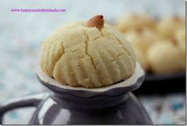 Fouettez le smen et le sucre pour avoir une mousse bien crémeuse. Gateau Algerien 2015 Les Joyaux De Sherazade