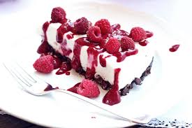 Mascarpone, zucker, mandeln und eier glatt rühren. Himbeer Mascarpone Torte Mit Schoko Crunch Boden Fashion Kitchen