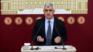 Gergerlioğlu, insan hakları ihlallerinden sorumlu olan iktidarın yaptıklarının hesabını veremediğini belirterek haftaya avrupa birliği bakanlar komitesi bu konuda bir görüşme yapacak türkiye'nin bu ai̇hm kararlarını uygulamamasını görüşecek diye iktidar alelacele, apar topar i̇nsan hakları eylem planı çıkarıyor. Turkey S Court Of Cassation Upholds Prison Sentence For Leading Human Rights Defender And Hdp Mp Gergerlioglu