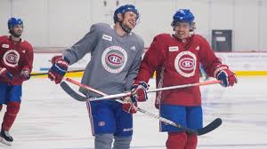 Il attire d'énormes foules aux jeux olympiques grâce à l'aspect le hockey sur glace est né au canada au début du 19ème siècle, bien qu'il puise ses origines dans plusieurs sports similaires qui se pratiquaient déjà en. Ligue Nationale De Hockey 30 Joueurs Ont Recu Un Resultat Positif A La Covid Rci Francais