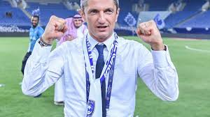 Gezinti kısmına atla arama kısmına atla. RÄƒzvan Lucescu È™i Al Hilal EliminaÈ›i La Masa Verde Din Liga Campionilor Eurosport