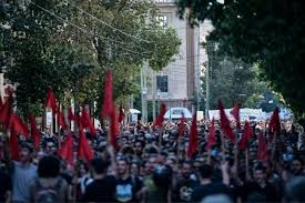 Με το σύνταγμα του 1927 καθιερώθηκε ο ρόλος του προέδρου της δημοκρατίας, ο οποίος περιοριζόταν στην άσκηση της εκτελεστικής εξουσίας. Plh8ainoyn Ta Kalesmata Gia Th Sygkentrwsh Sto Syntagma Thn Pempth Stis 6 M M Efhmerida Prin