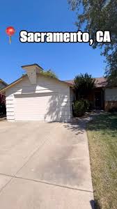 Sacramento charm! Minutes from the freeway which will bring you right to  the heart of Sacramento and all it has to offer! Downtown, Midtown, Old  Town, shopping, amazing restaurants and lots of history ...