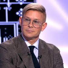 Митя фомин — исполнитель и автор песен, режиссер, телеведущий. Dr7mxlhzulrzdm