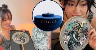 Cùng "unbox" hộp bánh Trung Thu từ Gucci, Dior: Thiết kế sang trọng, chất  lượng thế nào?