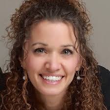 Lauri Barnes's Instagram, Twitter & Facebook