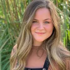 Emma Amato (emmaamatoooo)