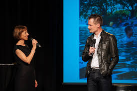 Ueli schmezer, schweizer journalist, moderator und musiker 22. Blick Tv Brotz Grilliert Projer Digital