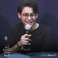 Ia pun secera tegas mengatakan bahwa kicauan tersebut seperti sebuah bentuk kemarahannya. Berdarah Darah Demi Memerankan Kale Perjuangan Ardhito Pramono Tidak Sia Sia