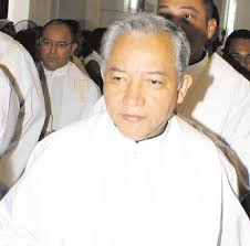 CRITICA EN LINEA: no hay escasez de sacerdotes