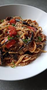 Spaghetti A L Aubergine Grillee Et Poivron Rouge A La Sauce Tomate My Tasty Cuisine Recettes De Cuisine Recette Cuisine