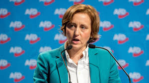 Check out amazing modric artwork on deviantart. Beatrix Von Storch Wettert Gegen Muslimische Mannerhorden Und Wird Von Twitter Gesperrt Stern De