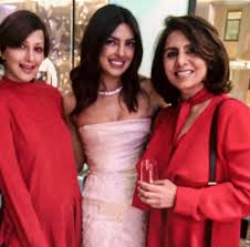 Yo yo honey singh new hairstyle 2019 pictures download. Sonali Bendre And Neetu Kapoor Join Priyanka Chopra S Bridal Shower Celebration In New York Bollywood News Bollywood Hungama