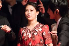 File:Takahata Mitsuki from Japanese Girls Never Die at Opening Ceremony  of the Tokyo International Film Festival 2016 (32801647284).jpg - Wikimedia  Commons