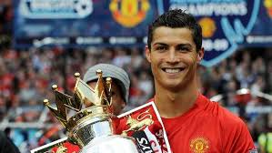 Ronaldo has secured a sensational transfer to his former club before . Pyz4nr25 U 7m