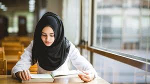 Beberapa larangan ini tentu tidak bisa diamalkan oleh wanita haid. 7 Amalan Tetap Bisa Dilakukan Wanita Haid Di Bulan Ramadhan 2020 Berdoa Beramal Menuntut Ilmu Tribunstyle Com