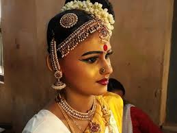 Claimed first prize in folk dance and mohini attam in school kalolsavam...  Congratulations Sandra Proud of you...!!!!😊😊👍