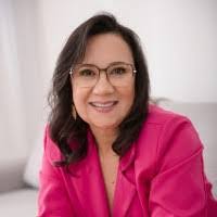 Leila Rodrigues's Instagram, Twitter & Facebook