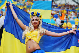 Жена футболиста шахтера поделилась яркими фото с торжества. Zinchenko Poceloval Ukrainskuyu Zhurnalistku V Pryamom Efire Ee Zovut Vlada Sedan Krasota Po Amerikanski Blogi Sports Ru